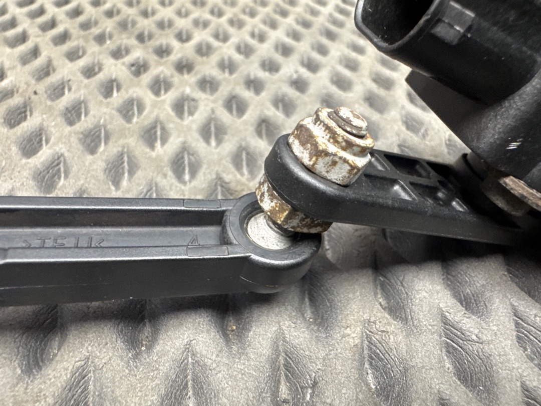 Датчик уровня подвески, 2000 рублей, Красноярск