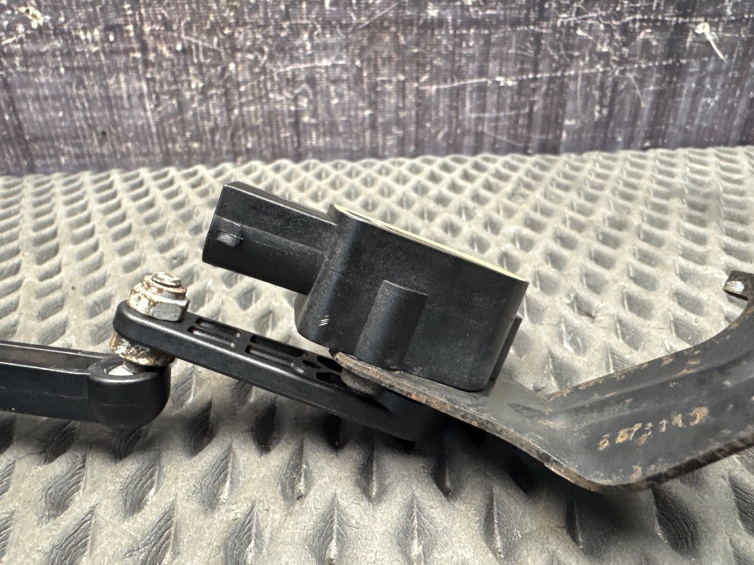 Датчик уровня подвески, 2000 рублей, Красноярск