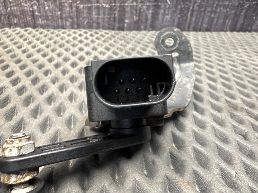 Датчик уровня подвески, 2000 рублей, Красноярск