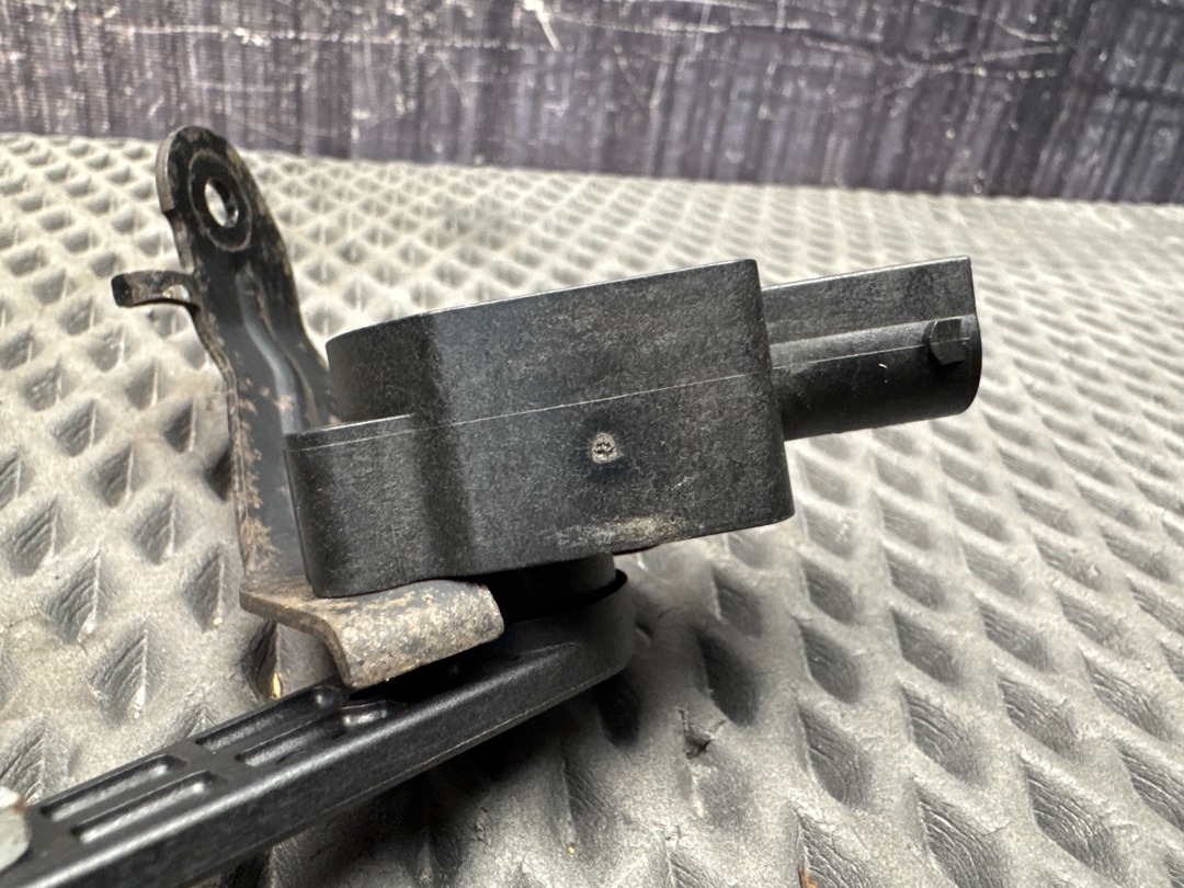 Датчик уровня подвески, 2000 рублей, Красноярск