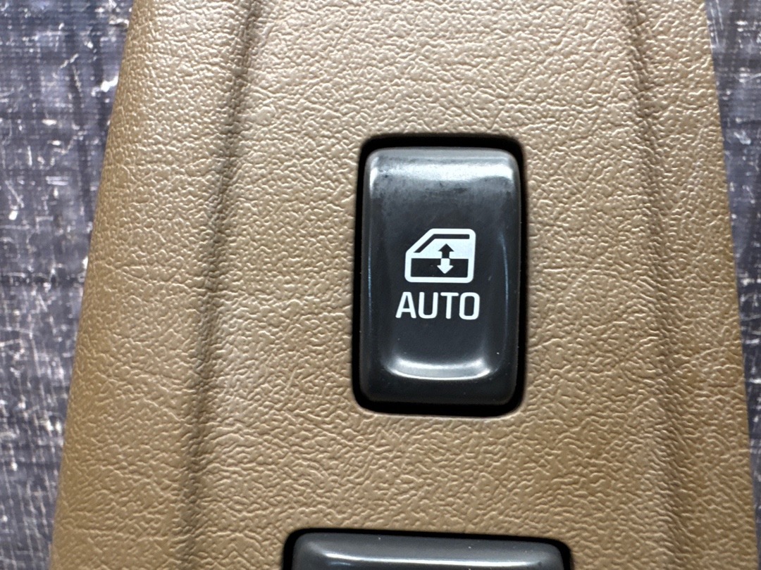 Блок кнопок, 2000 рублей, Красноярск