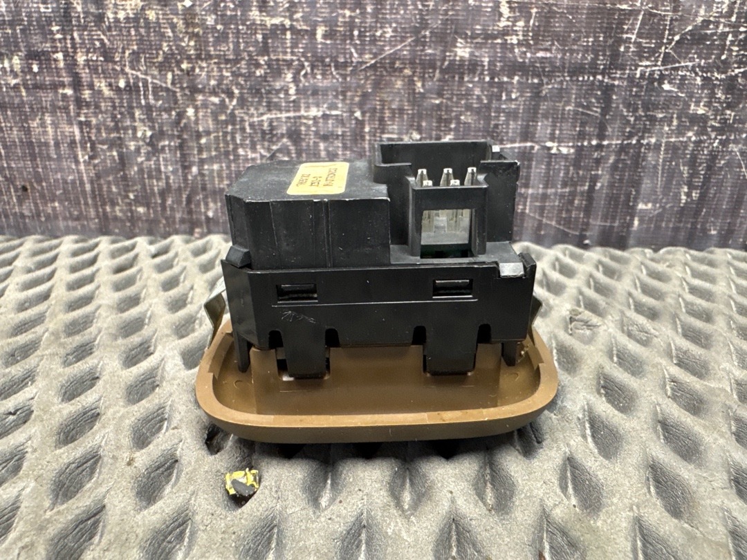 Кнопка стеклоподъемника, 450 рублей, Красноярск