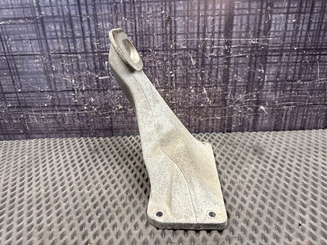 Кронштейн двигателя, 2093 рублей, Красноярск