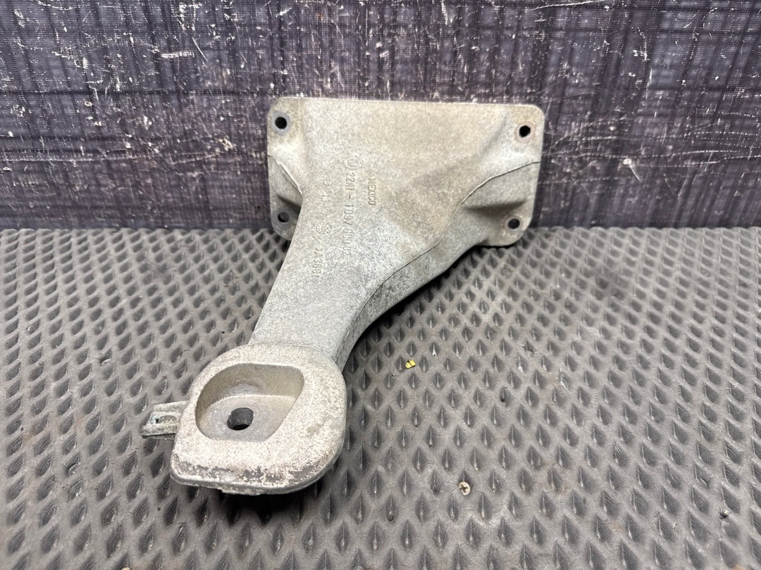 Кронштейн двигателя, 2093 рублей, Красноярск