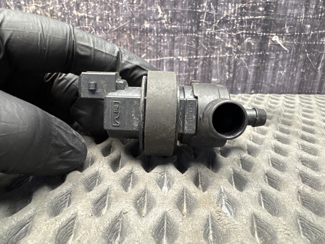 Клапан вентиляции топливного бака, 910 рублей, Красноярск