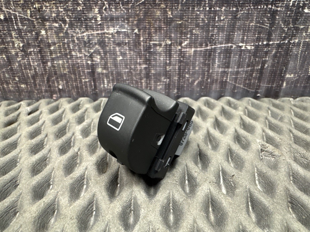Кнопка стеклоподъемника, 680 рублей, Красноярск