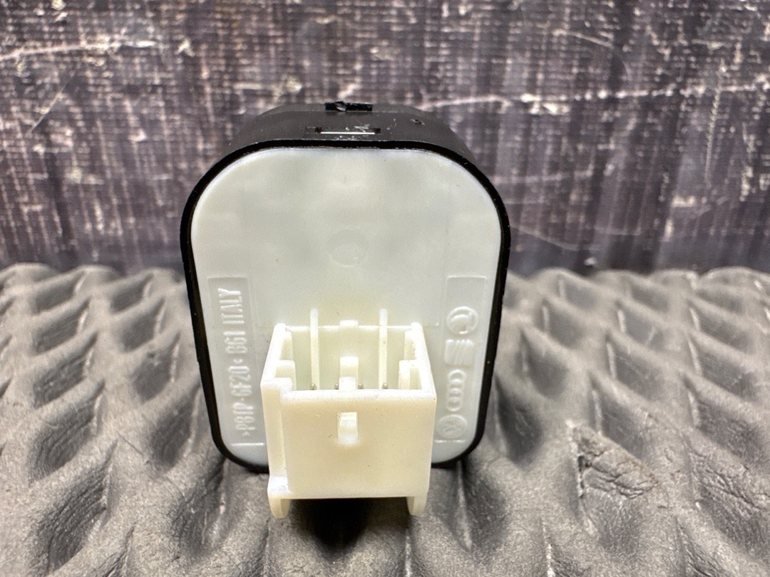 Кнопка регулировки зеркал, 1420 рублей, Красноярск