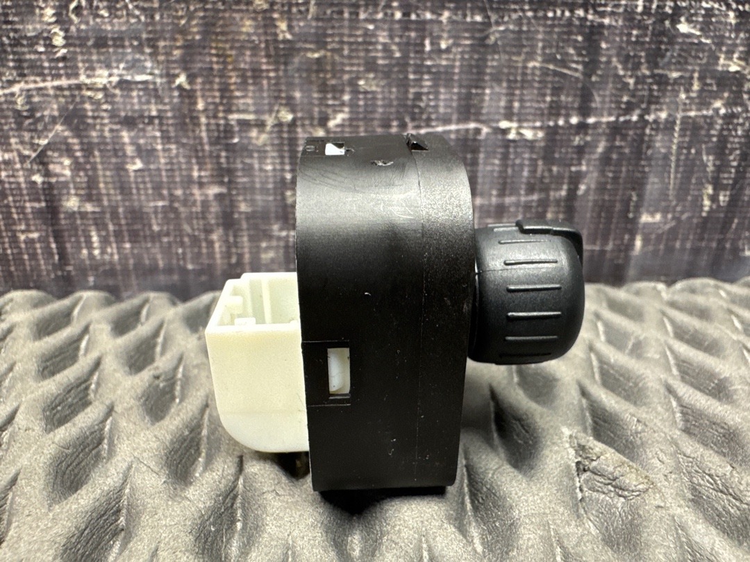 Кнопка регулировки зеркал, 1420 рублей, Красноярск