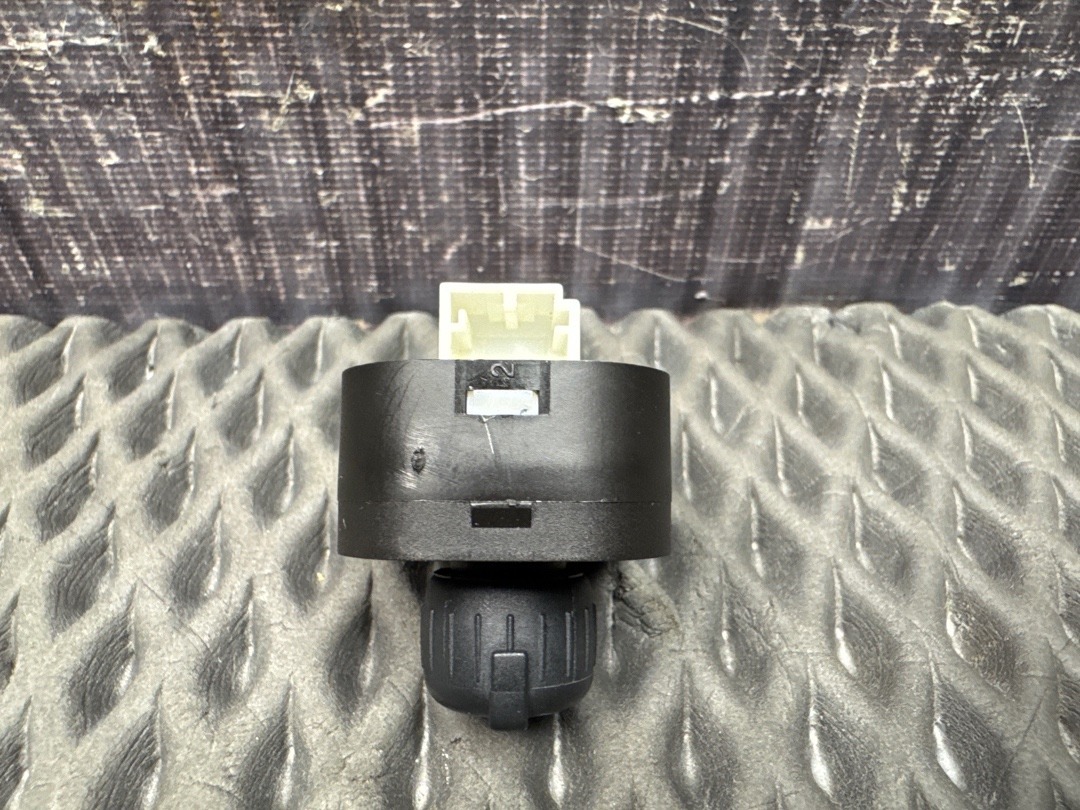 Кнопка регулировки зеркал, 1420 рублей, Красноярск