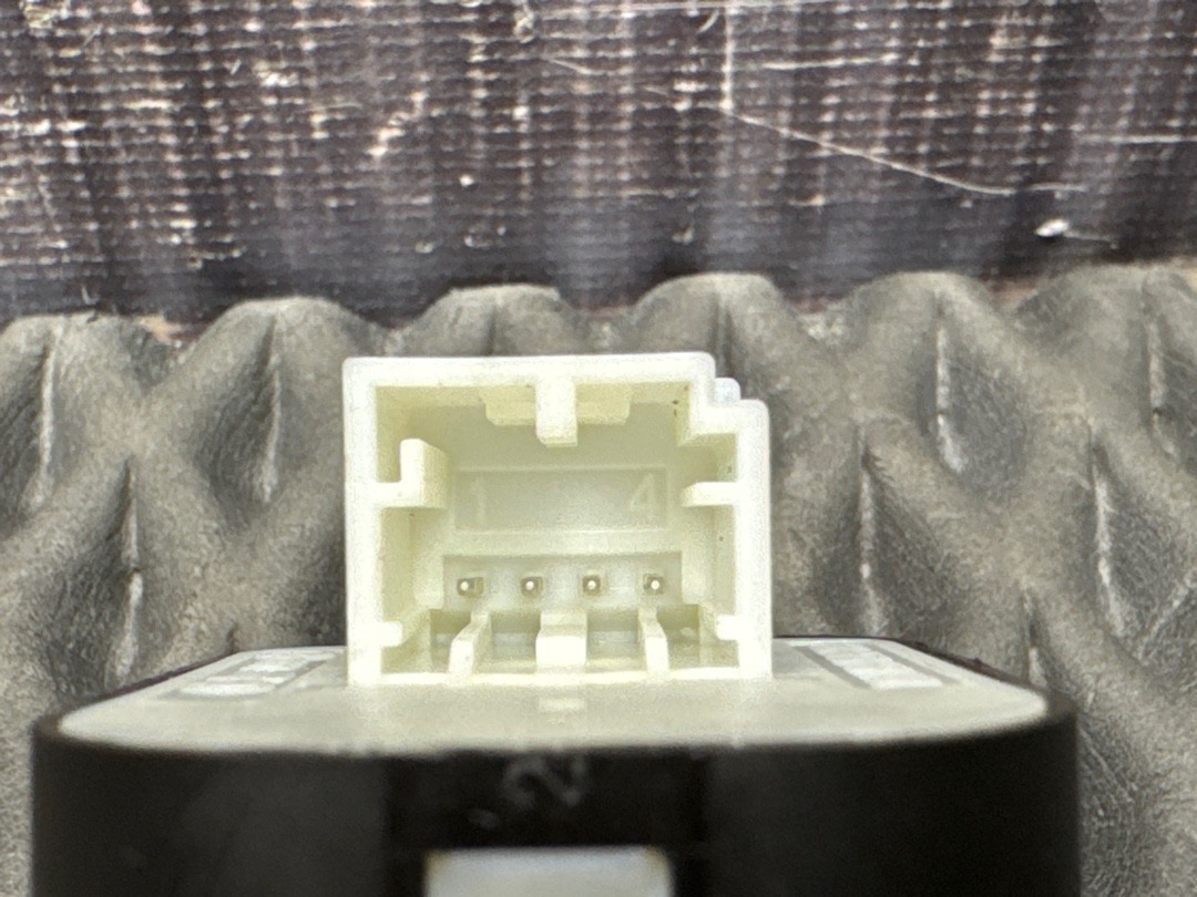 Кнопка регулировки зеркал, 1420 рублей, Красноярск