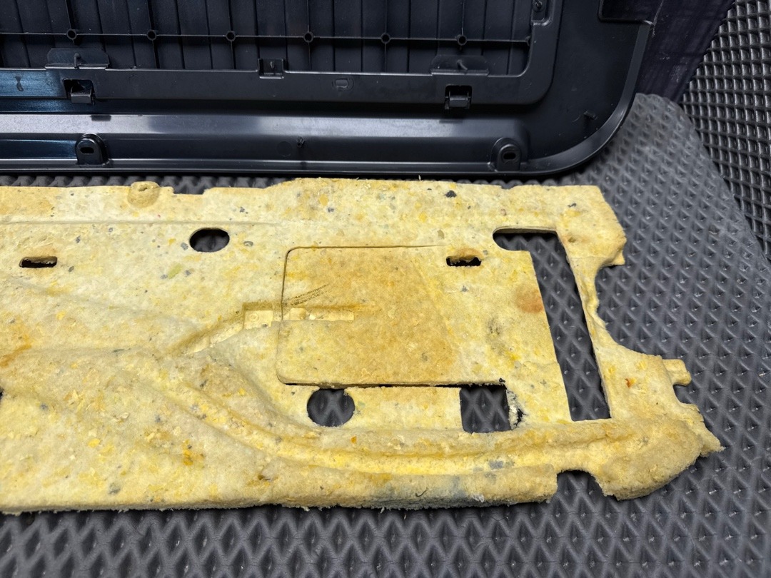 Обшивка крышки багажника, 994 рублей, Красноярск