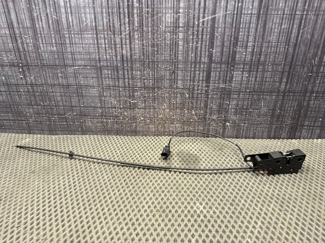 Замок капота, 1820 рублей, Красноярск