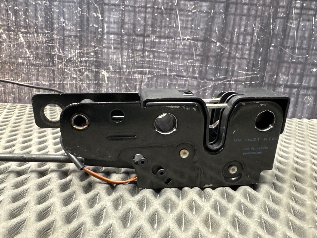 Замок капота, 1820 рублей, Красноярск