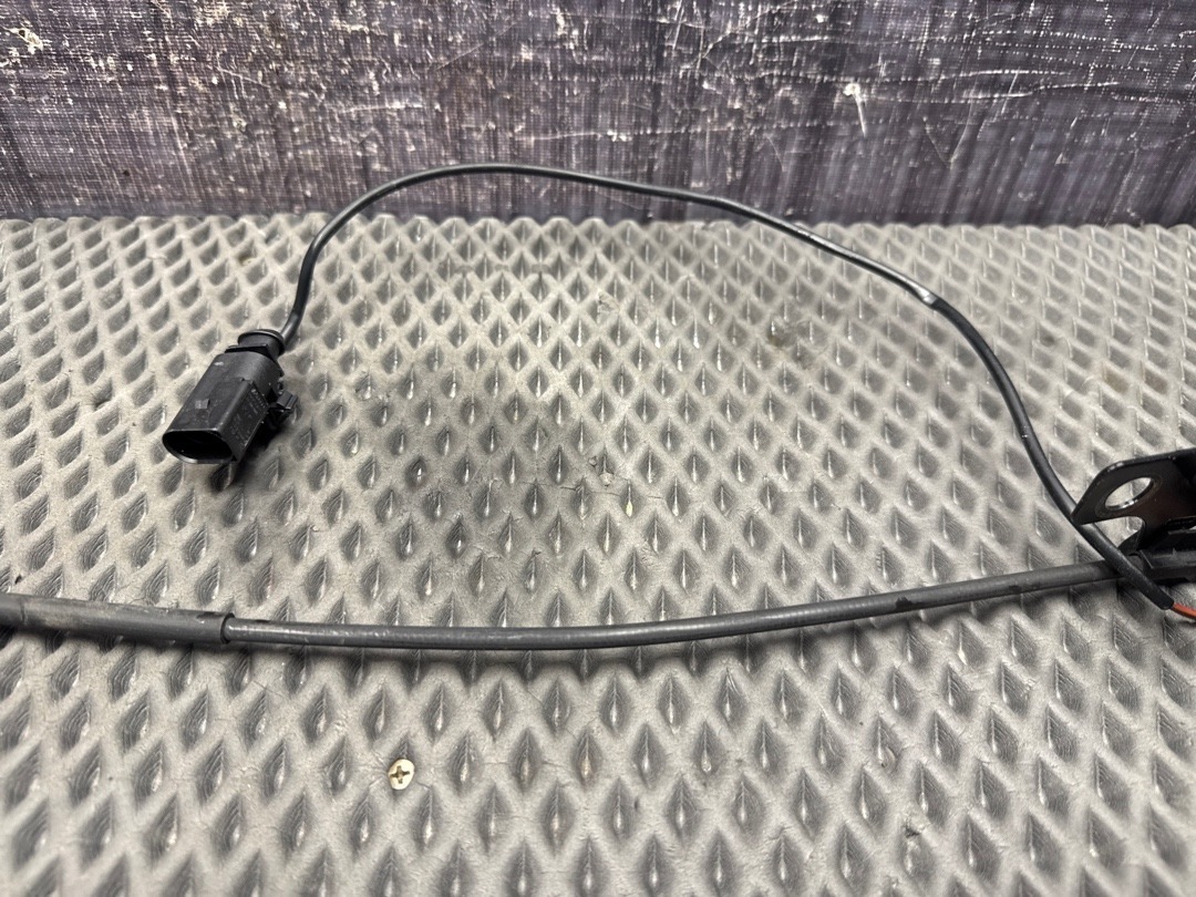 Замок капота, 1820 рублей, Красноярск