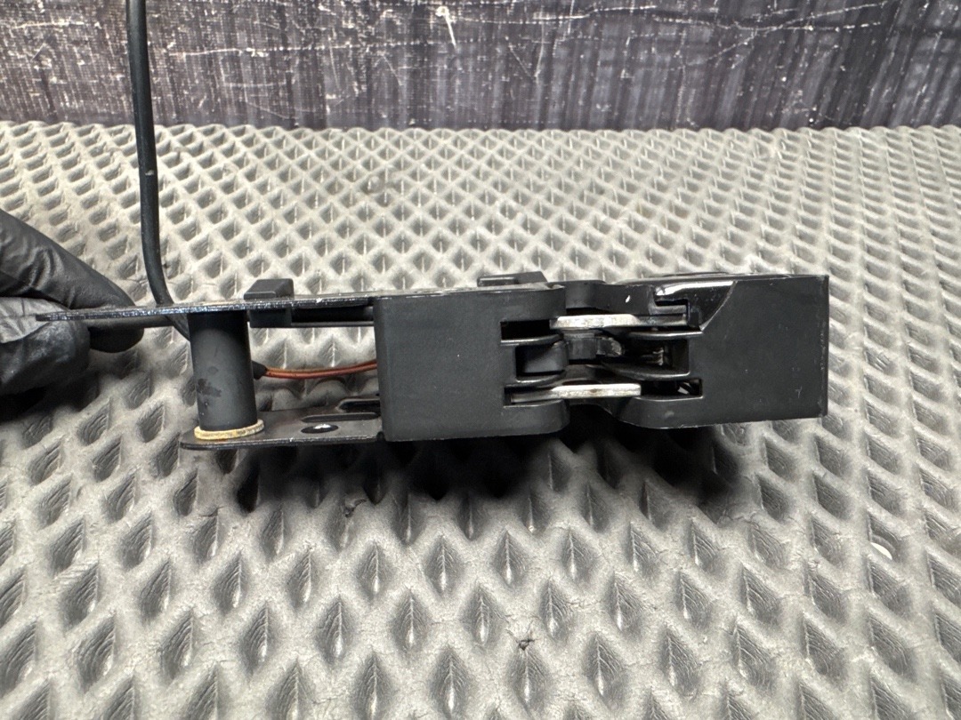 Замок капота, 1820 рублей, Красноярск