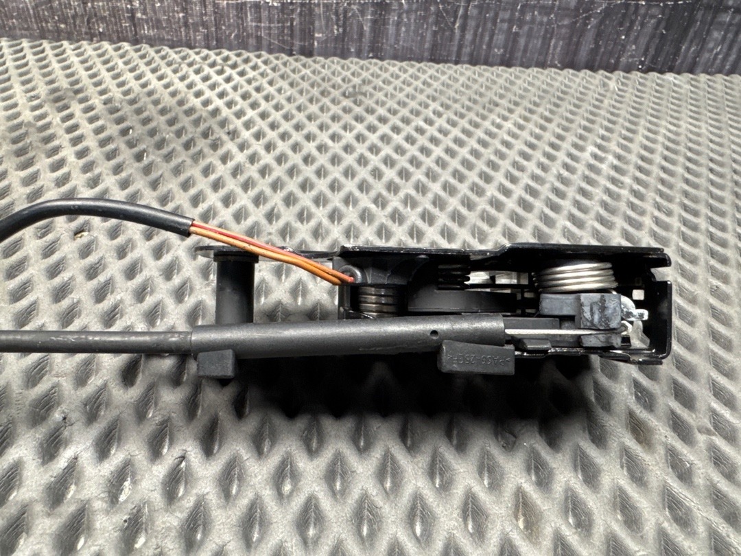 Замок капота, 1820 рублей, Красноярск