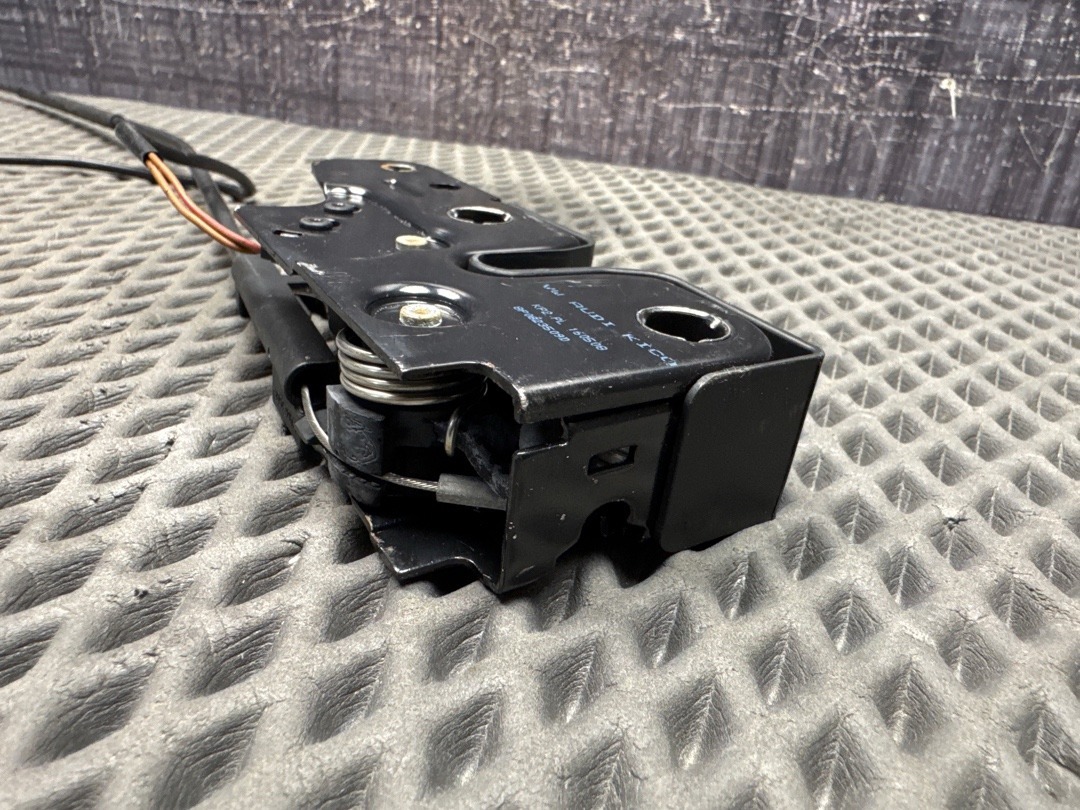 Замок капота, 1820 рублей, Красноярск