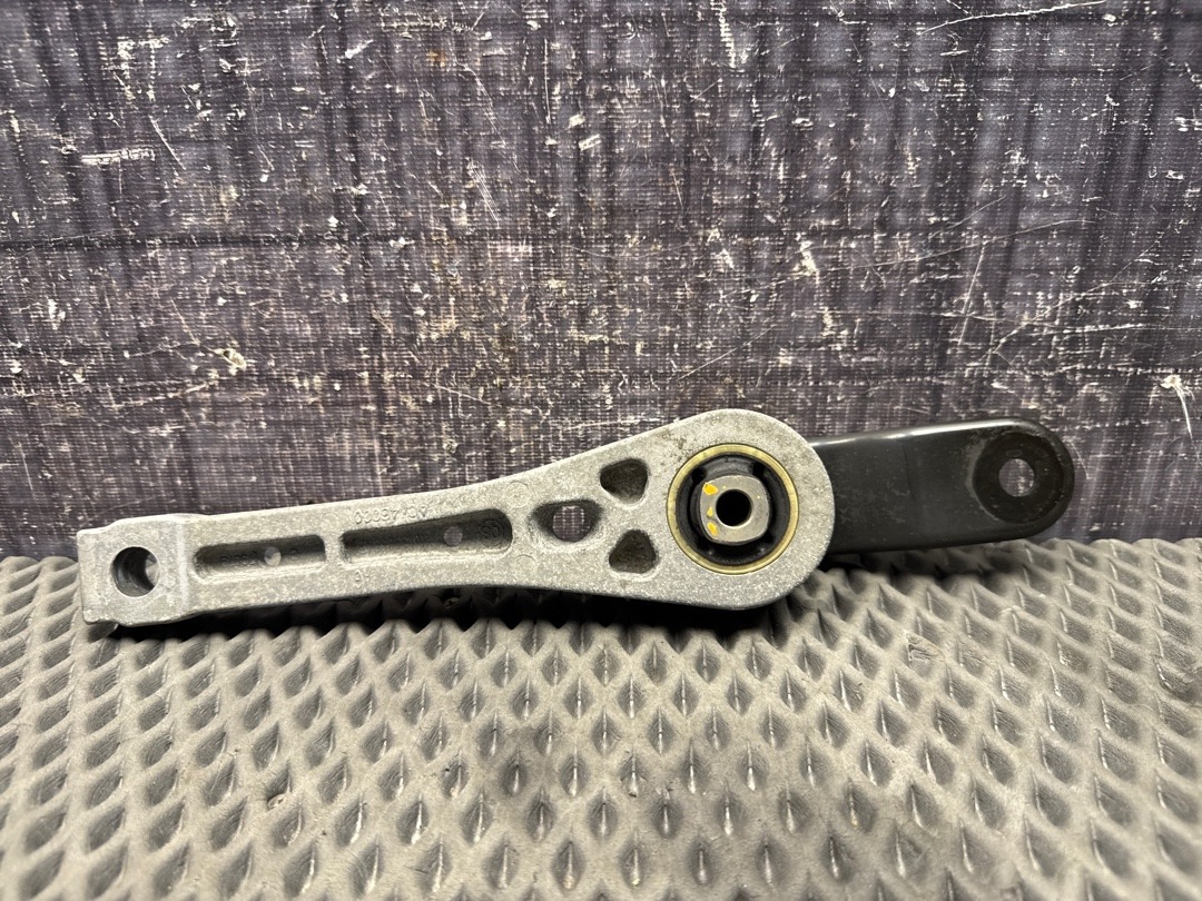 Опора двигателя, 970 рублей, Красноярск