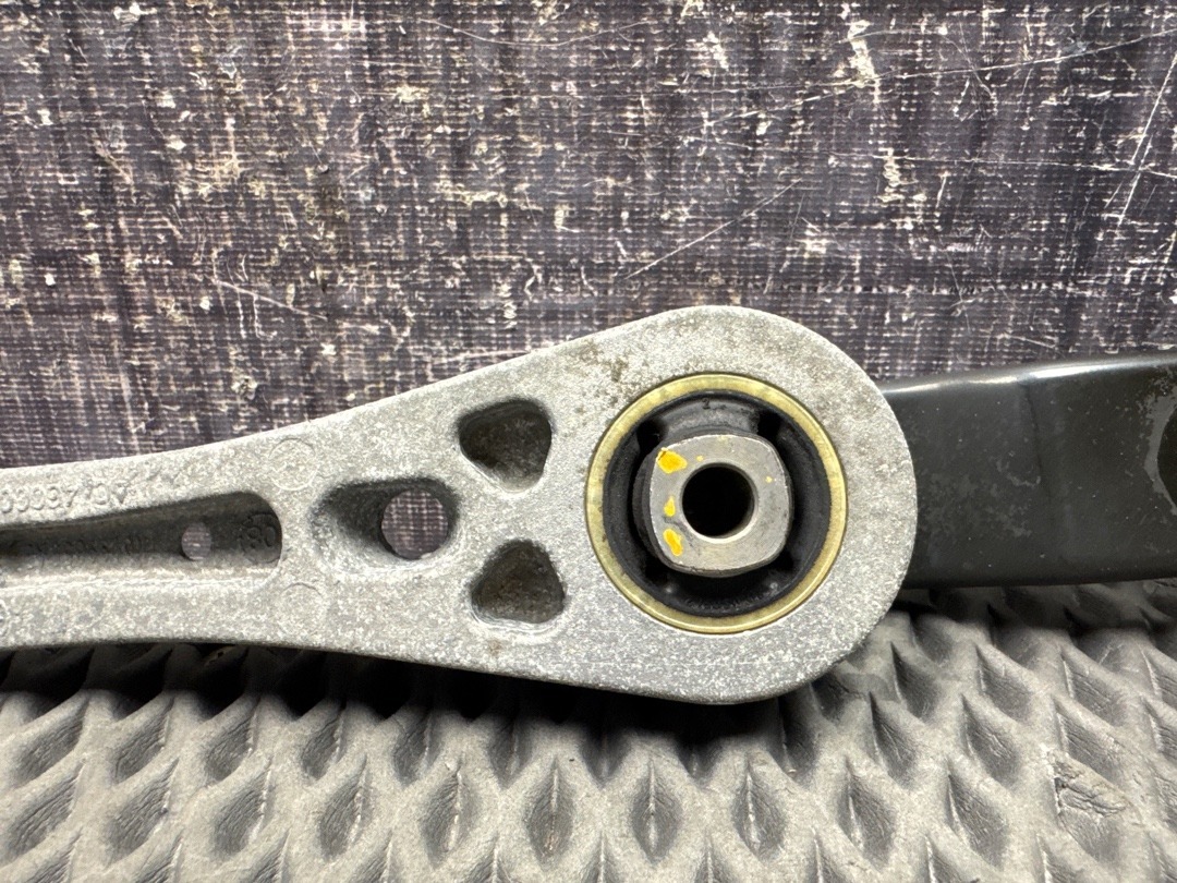 Опора двигателя, 970 рублей, Красноярск