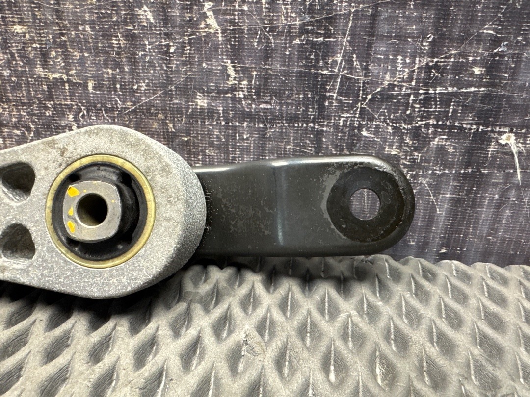 Опора двигателя, 970 рублей, Красноярск