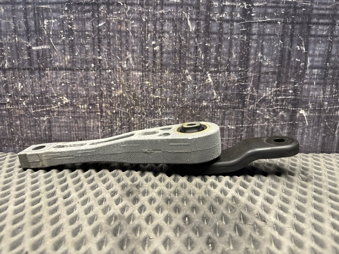 Опора двигателя, 970 рублей, Красноярск