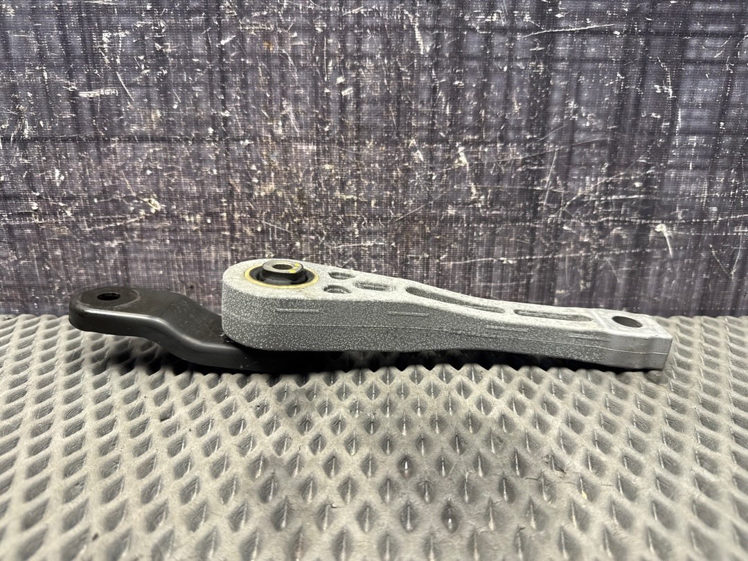 Опора двигателя, 970 рублей, Красноярск