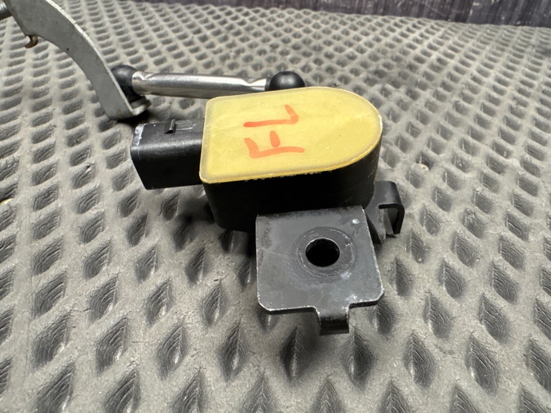 Датчик уровня подвески, 3240 рублей, Красноярск