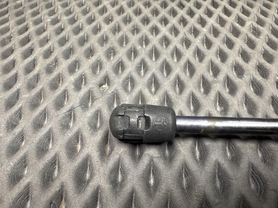 Амортизатор багажника, 610 рублей, Красноярск