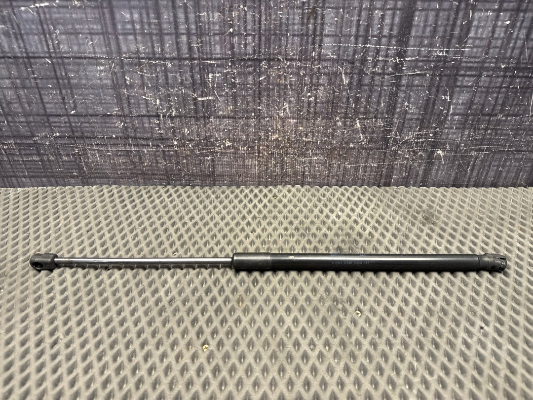 Амортизатор багажника, 610 рублей, Красноярск