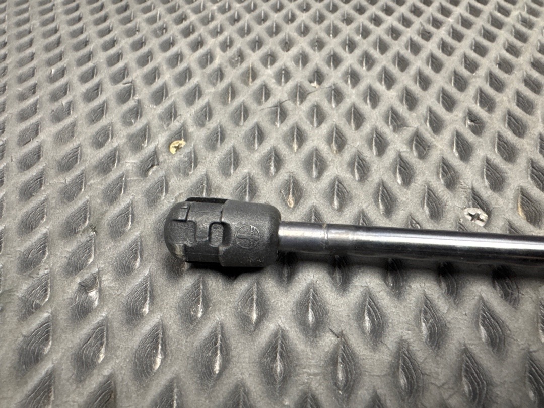 Амортизатор багажника, 610 рублей, Красноярск