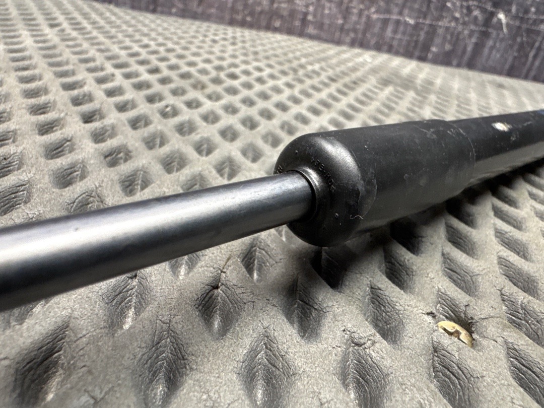 Амортизатор багажника, 610 рублей, Красноярск