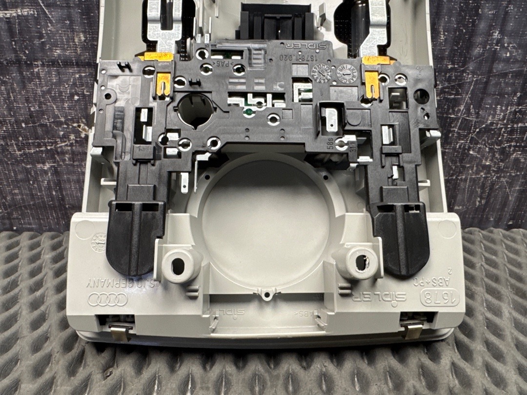 Плафон салона, 1170 рублей, Красноярск