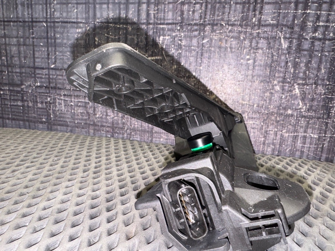 Педаль газа, 1140 рублей, Красноярск