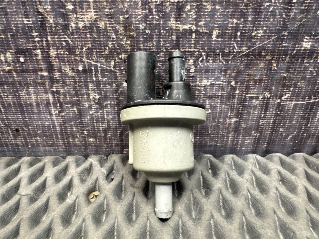 Клапан вентиляции топливного бака, 1380 рублей, Красноярск