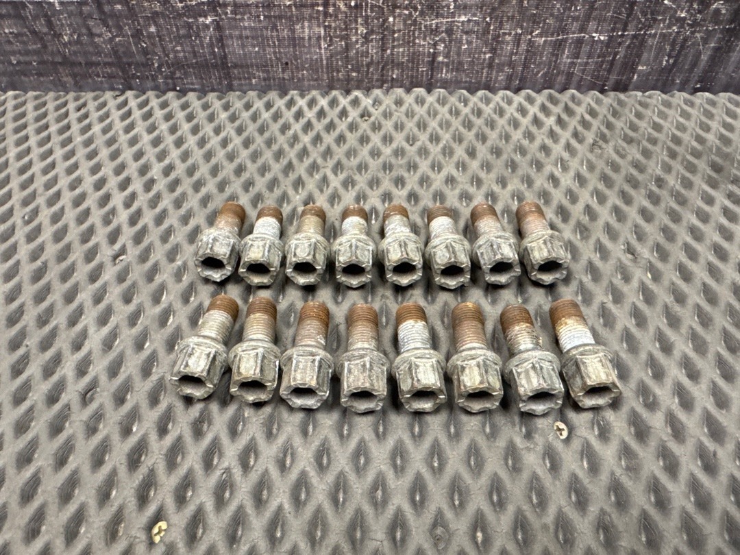 Комплект колесных болтов, 3120 рублей, Красноярск