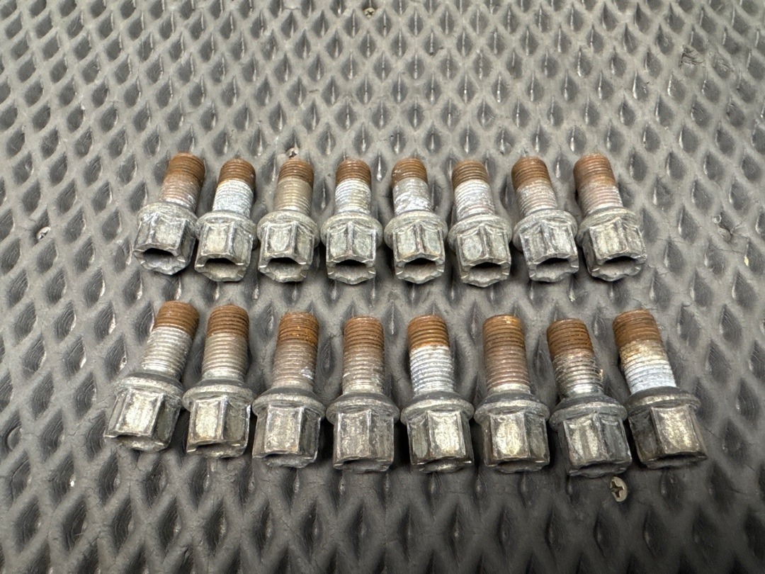 Комплект колесных болтов, 3120 рублей, Красноярск