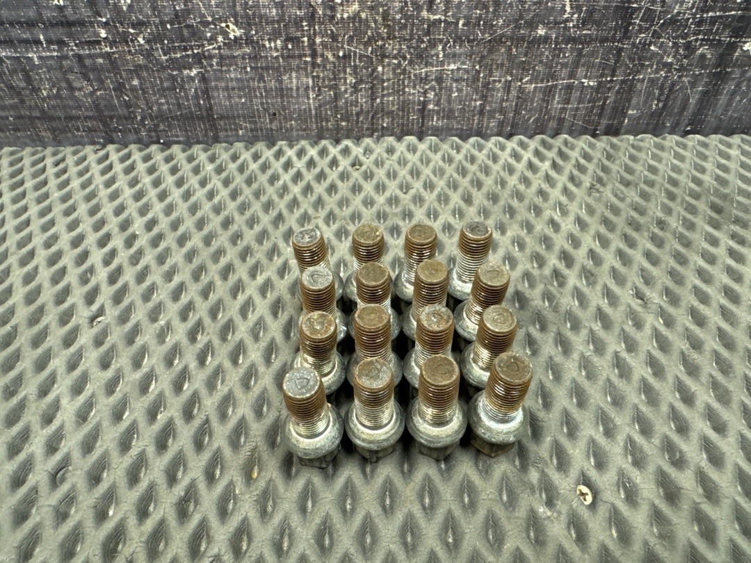 Комплект колесных болтов, 3120 рублей, Красноярск