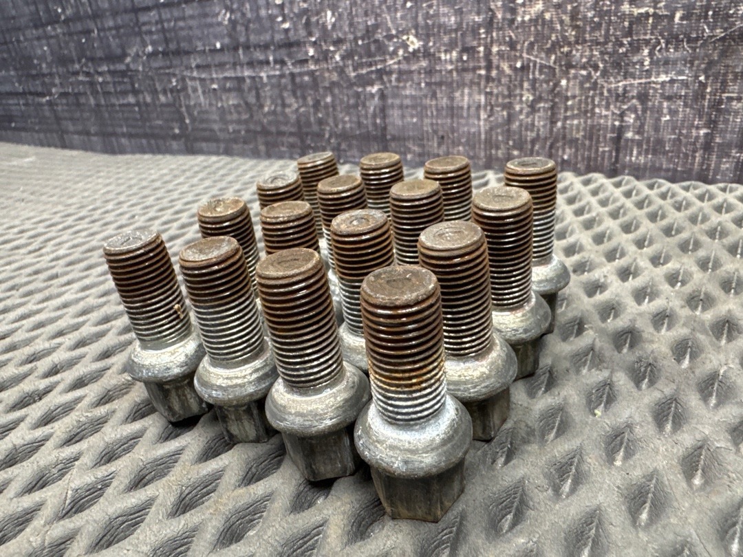 Комплект колесных болтов, 3120 рублей, Красноярск