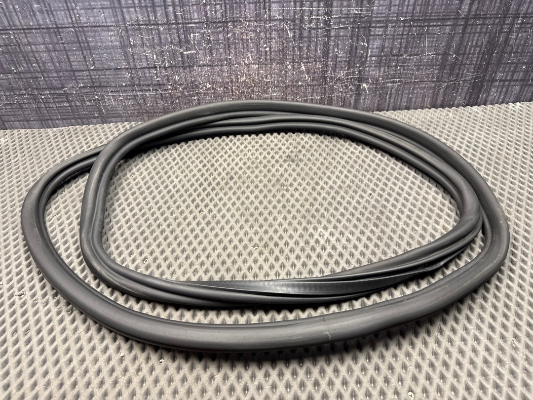 Уплотнитель крышки багажника, 1430 рублей, Красноярск