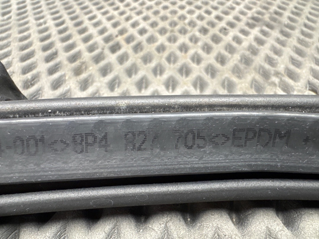 Уплотнитель крышки багажника, 1430 рублей, Красноярск