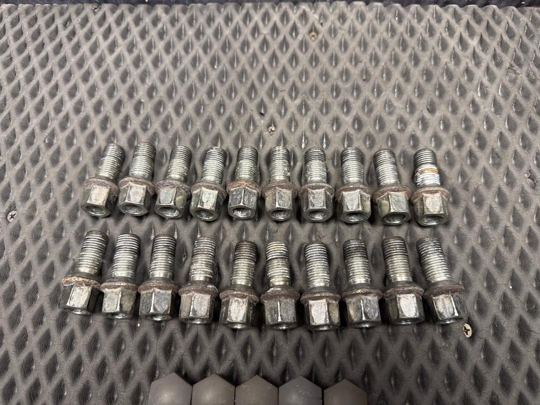 Комплект колесных болтов, 3420 рублей, Красноярск