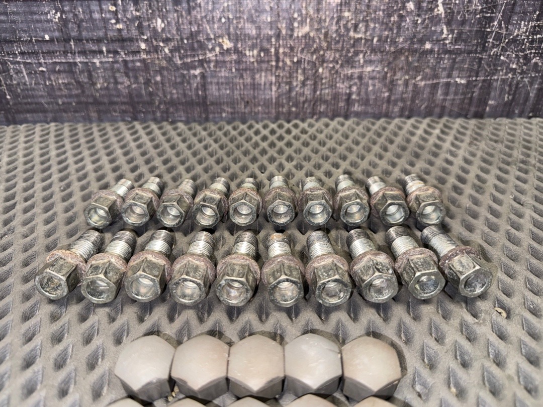 Комплект колесных болтов, 3420 рублей, Красноярск