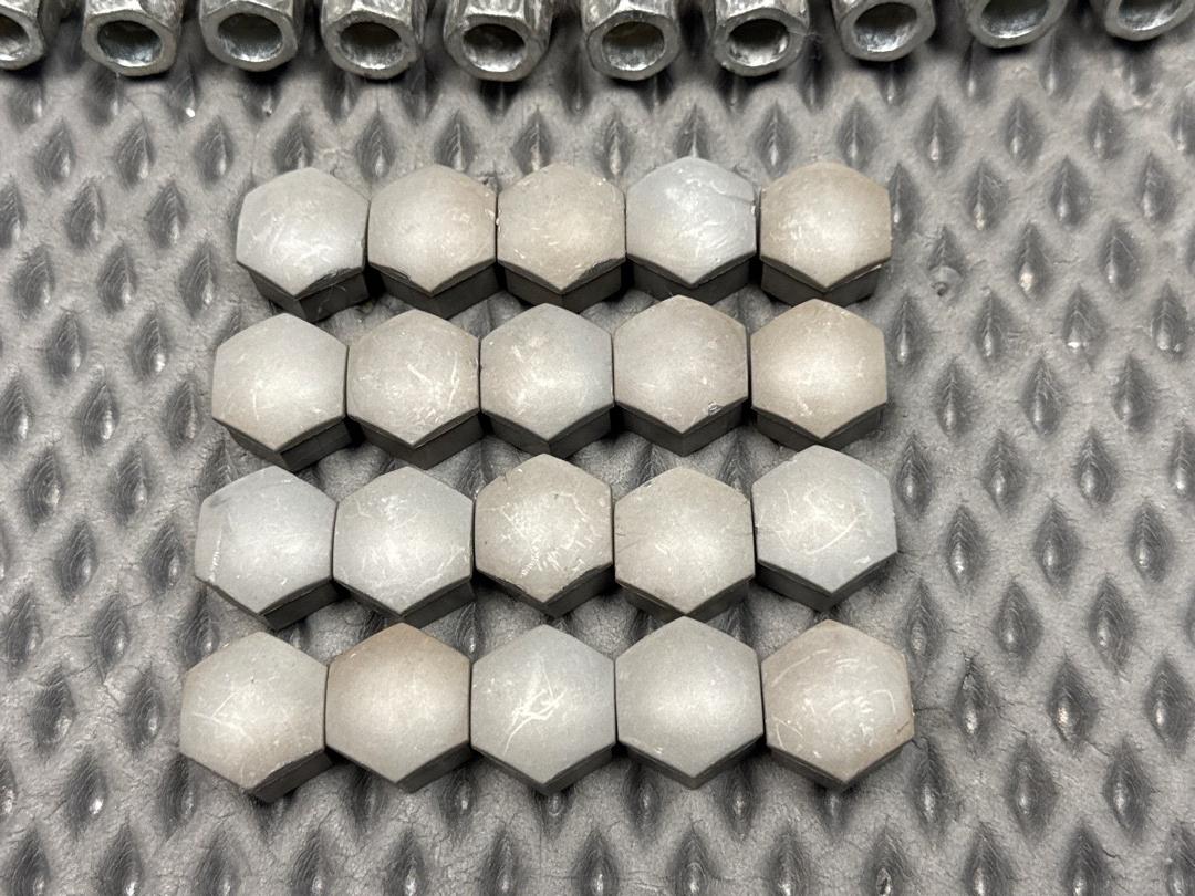 Комплект колесных болтов, 3420 рублей, Красноярск