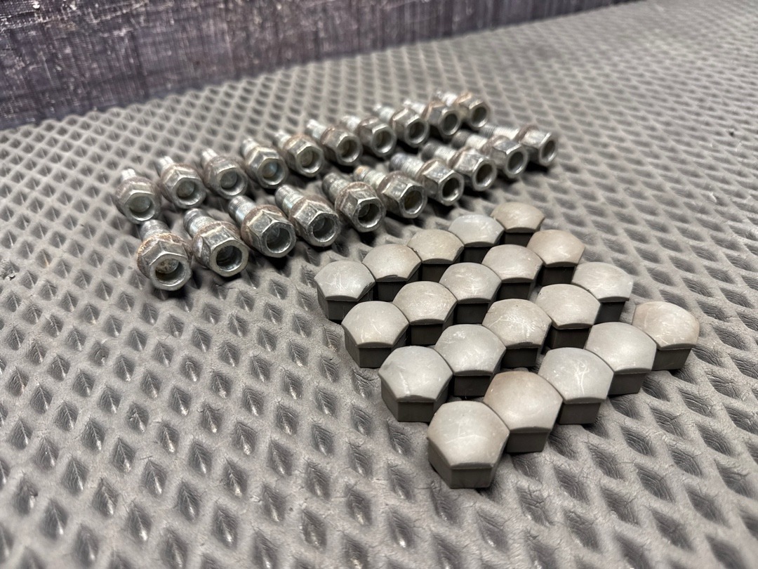 Комплект колесных болтов, 3420 рублей, Красноярск