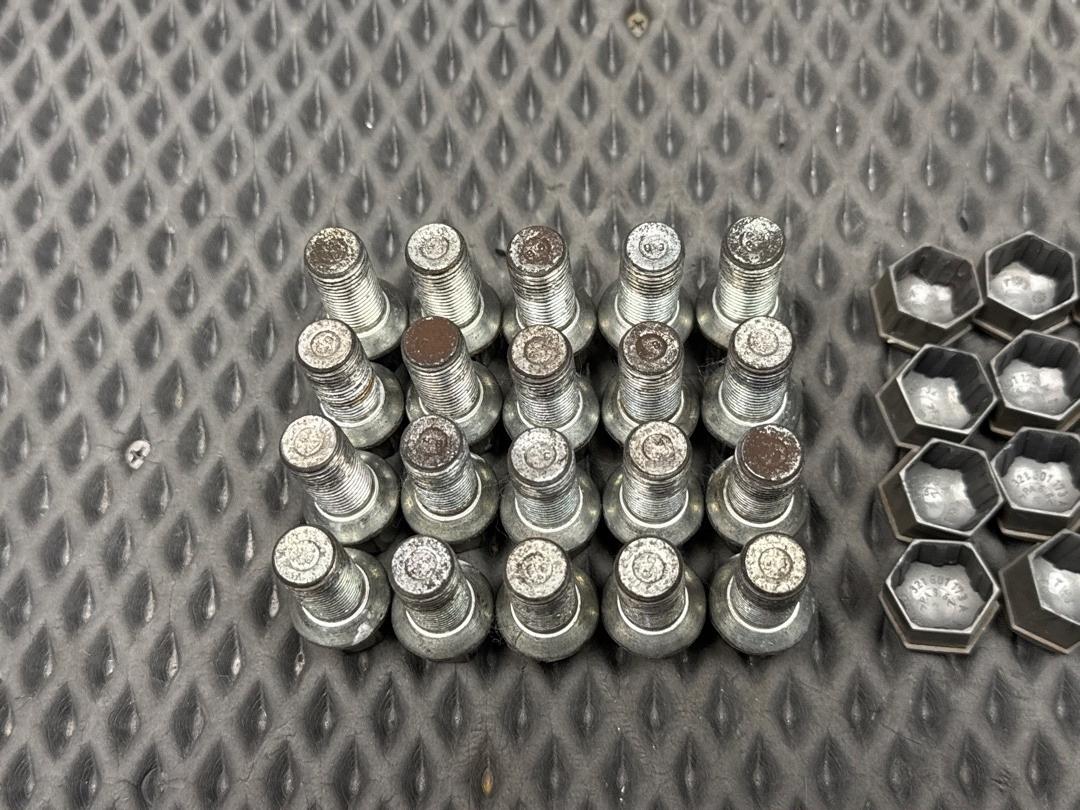 Комплект колесных болтов, 3420 рублей, Красноярск