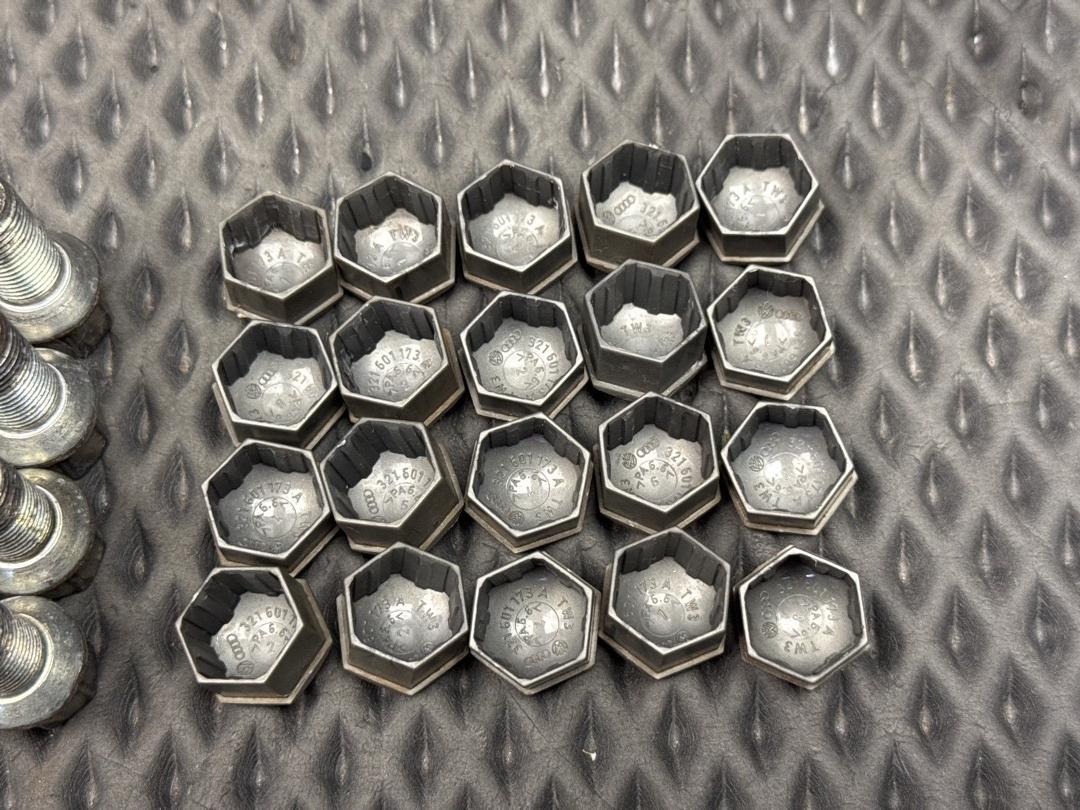 Комплект колесных болтов, 3420 рублей, Красноярск