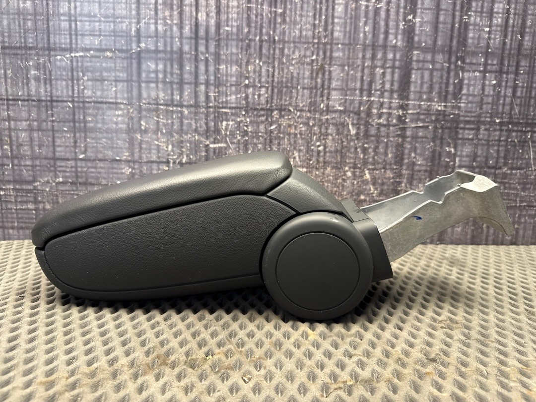 Подлокотник, 4360 рублей, Красноярск