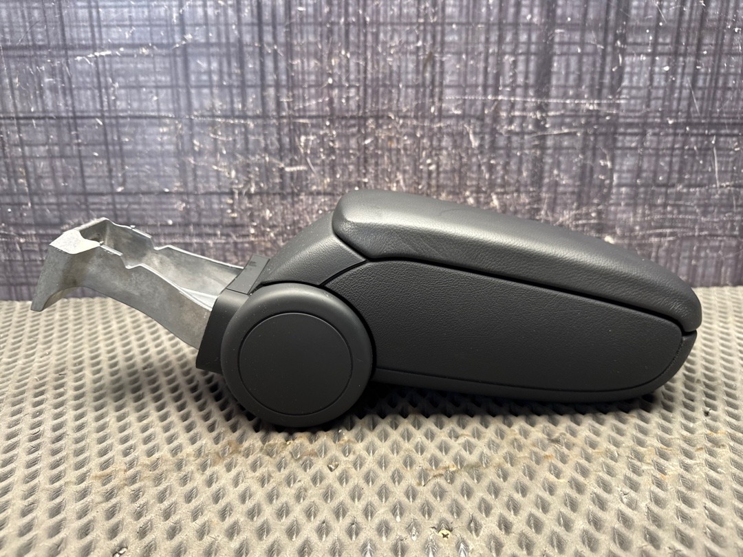 Подлокотник, 4360 рублей, Красноярск