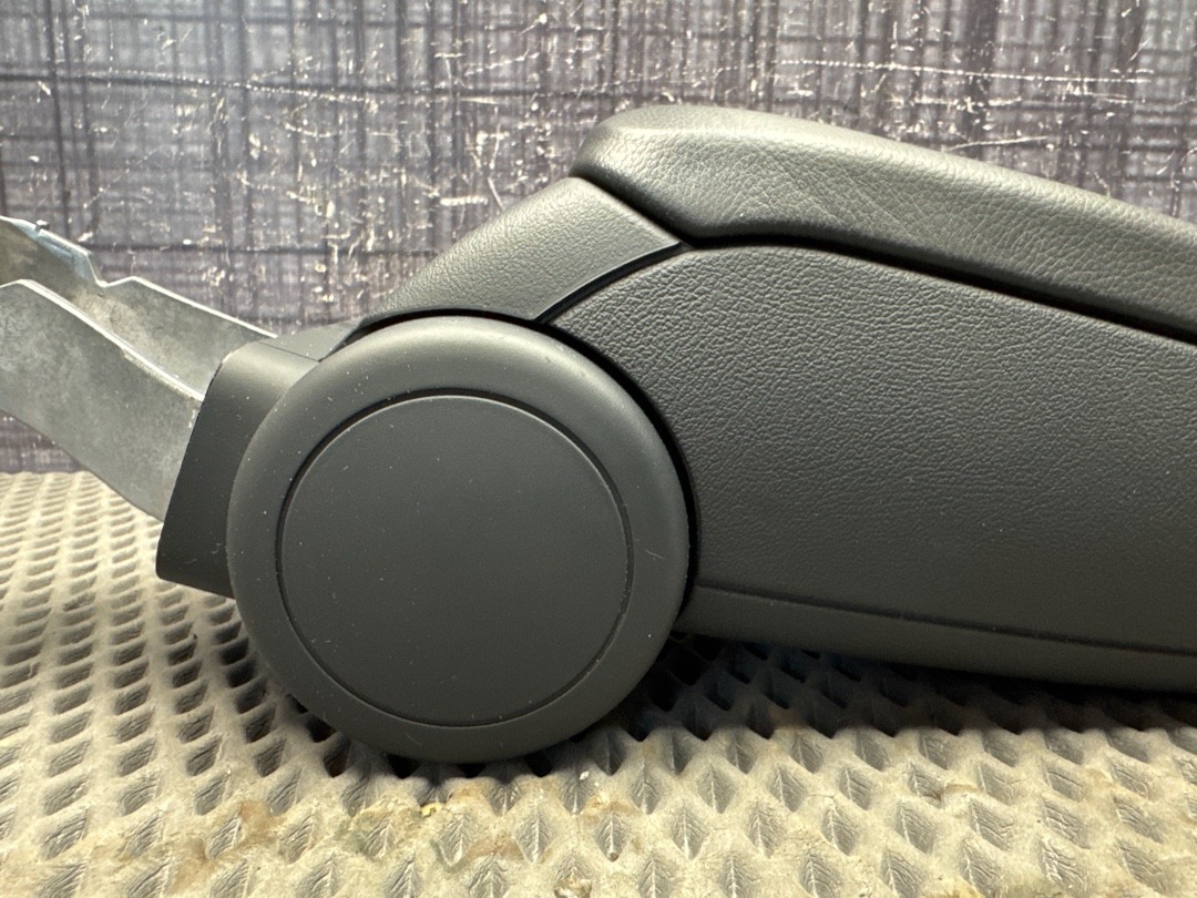 Подлокотник, 4360 рублей, Красноярск