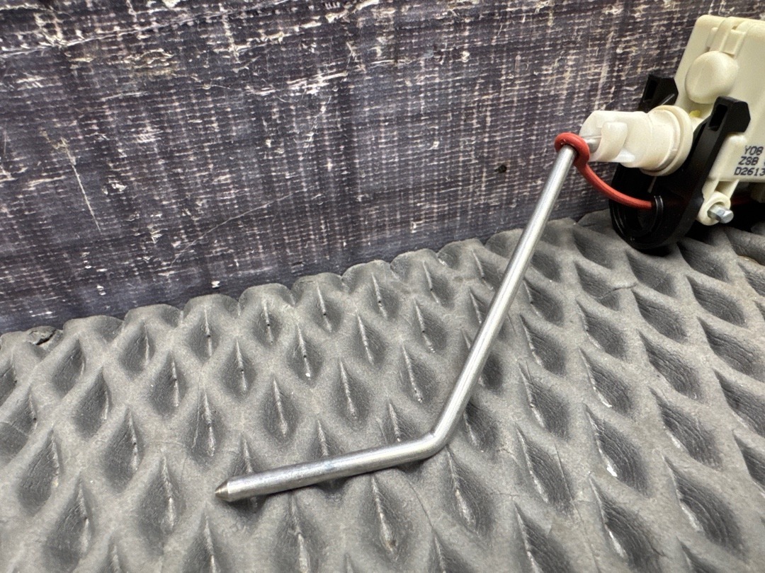 Замок лючка бензобака, 1140 рублей, Красноярск